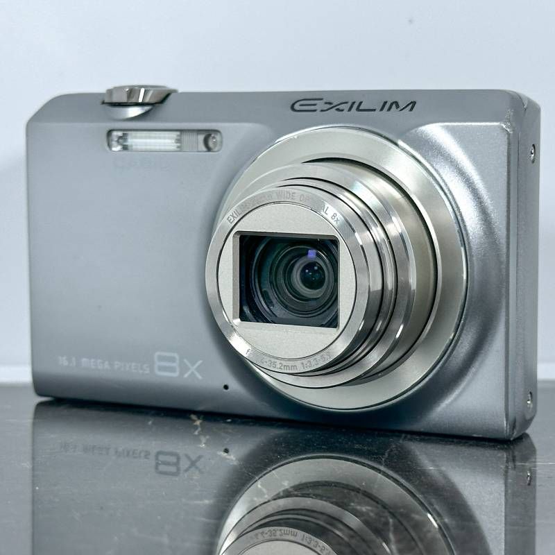 CASIO EXILIM EX-Z3000 シルバー タッチパネル 1610万画素 光学8倍