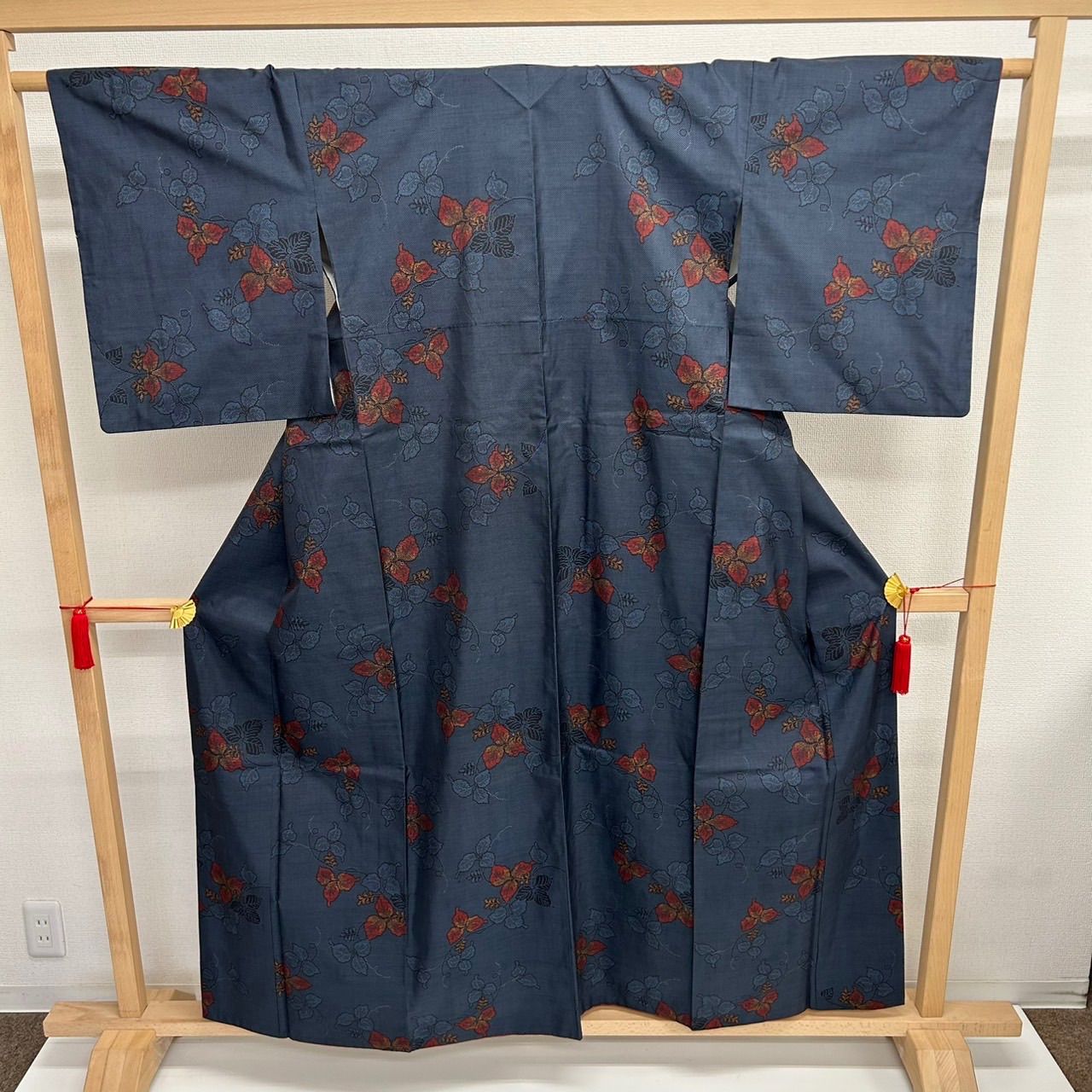 本場大島紬 藍泥 草模様 光沢ある生地 ますいわ屋お誂え 正絹 MK-1746