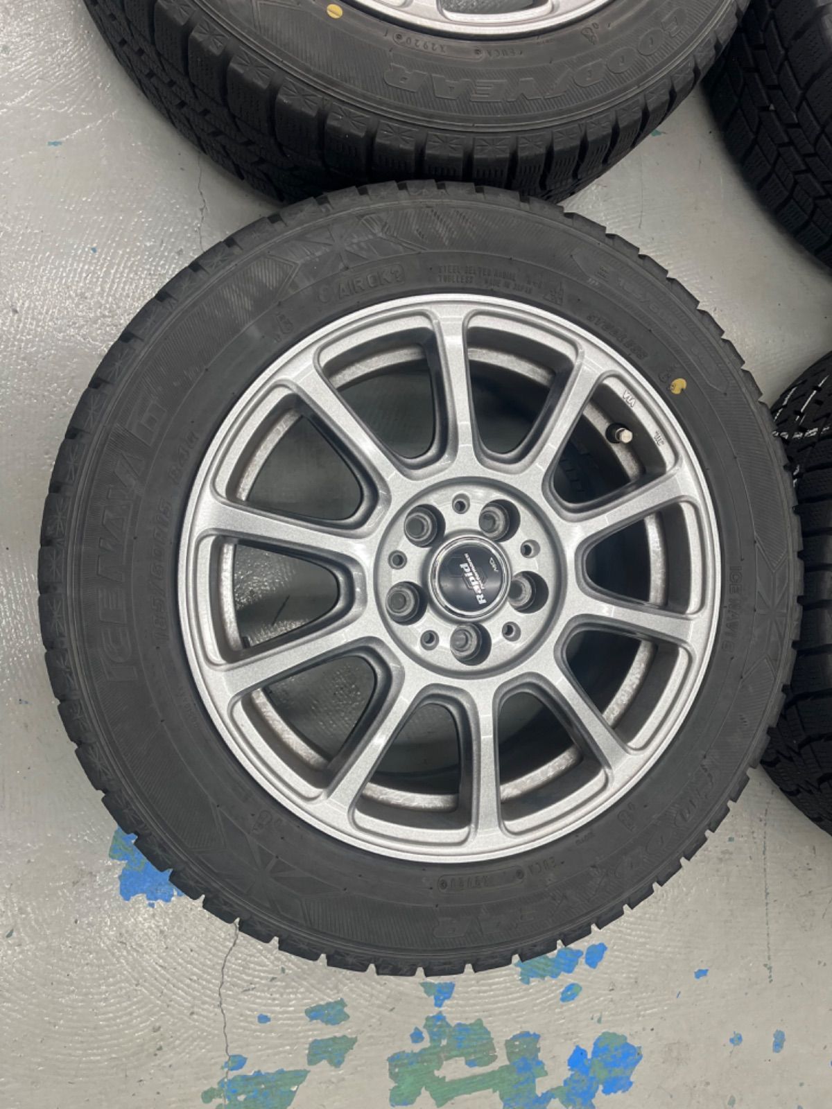 トヨタシエンタスタッドレスタイヤホイル付185 60