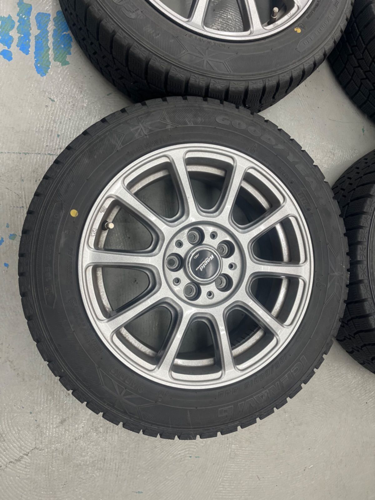 KARASU9696さま専用トヨタシエンタスタッドレスタイヤホイル付185