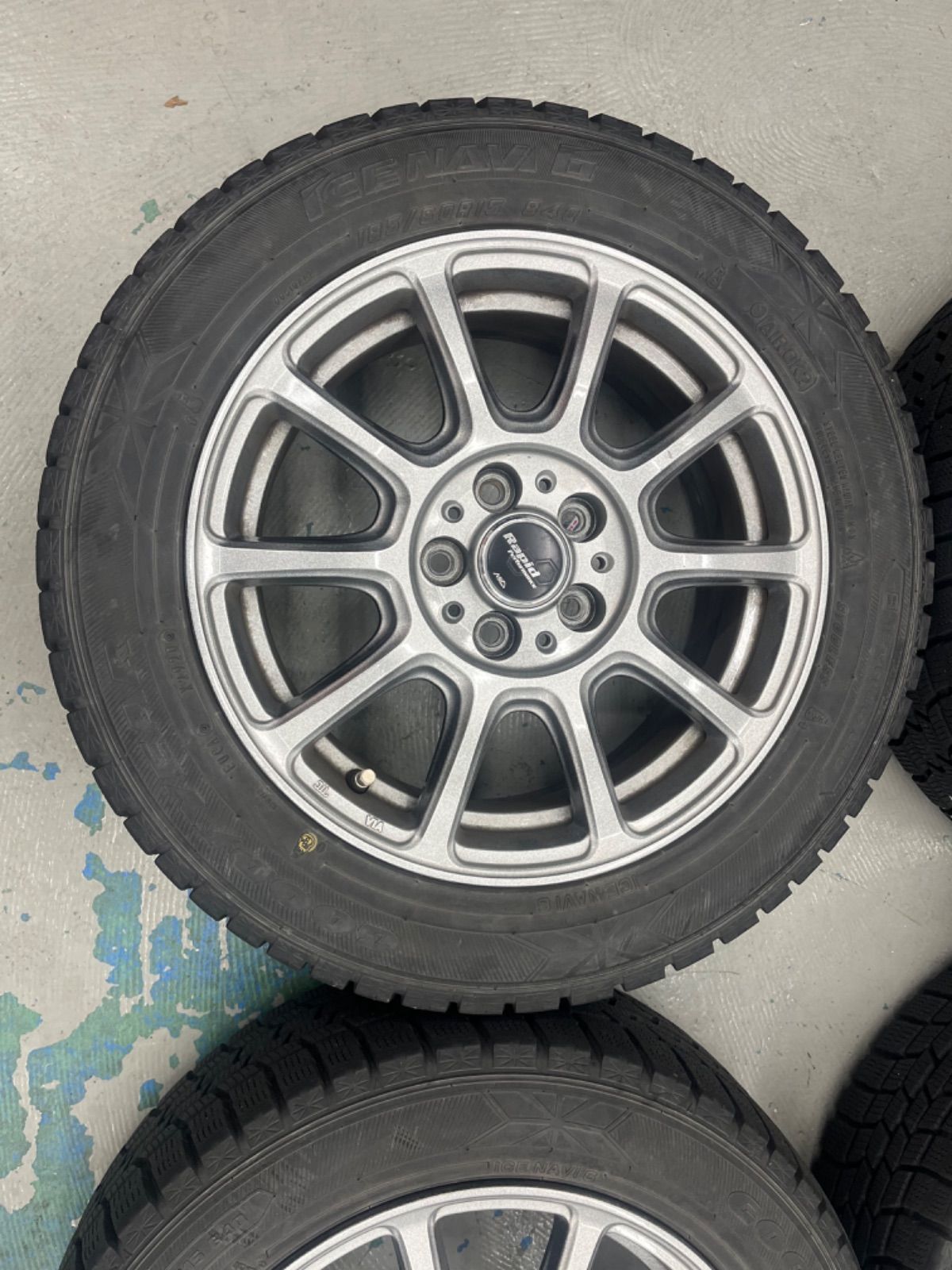 トヨタシエンタスタッドレスタイヤホイル付185 60 R 15