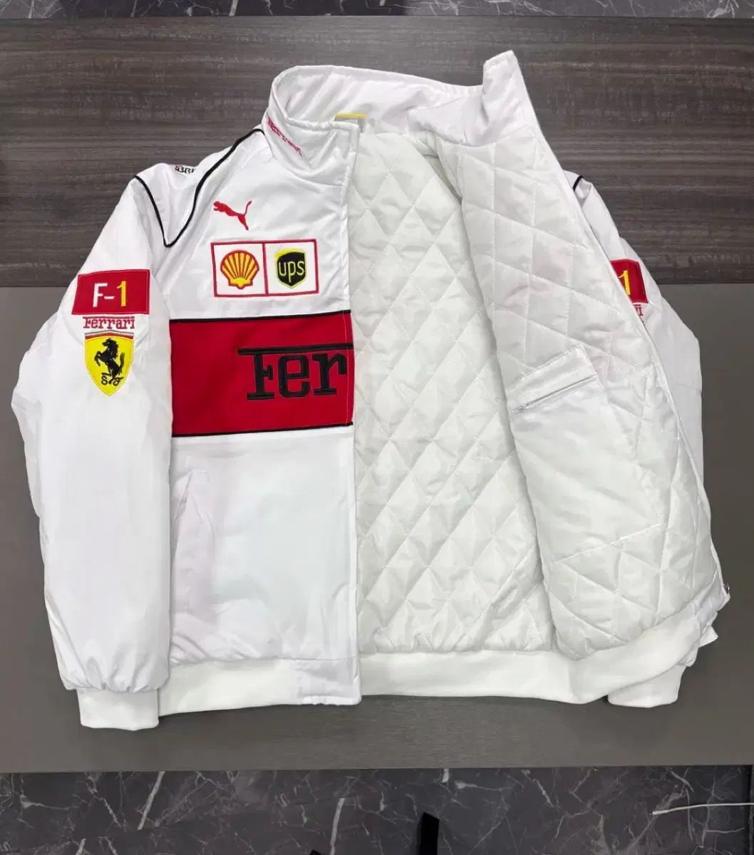F1 フェラーリ レーシング ジャケット 白 - メルカリ