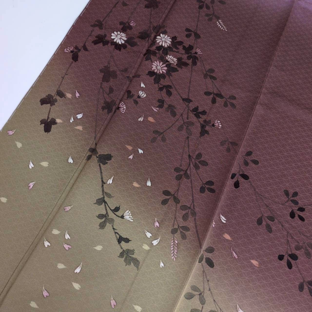 付け下げ 正絹 紋なし しつけ糸 七宝繋ぎ 美しい染めの花 袷 着物 MK