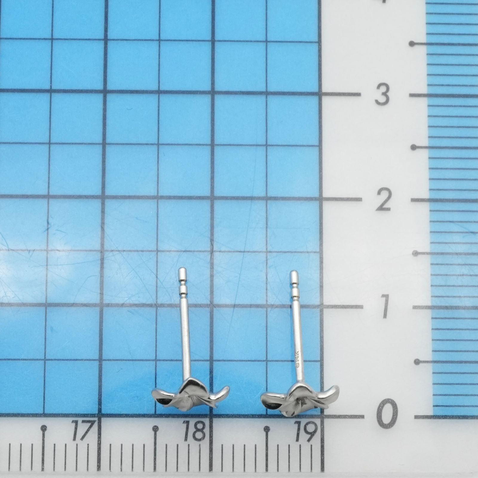 プルメリア ピアス