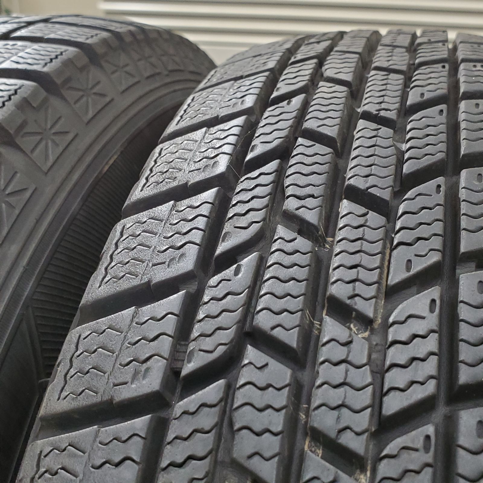 スタッドレスタイヤ 1265