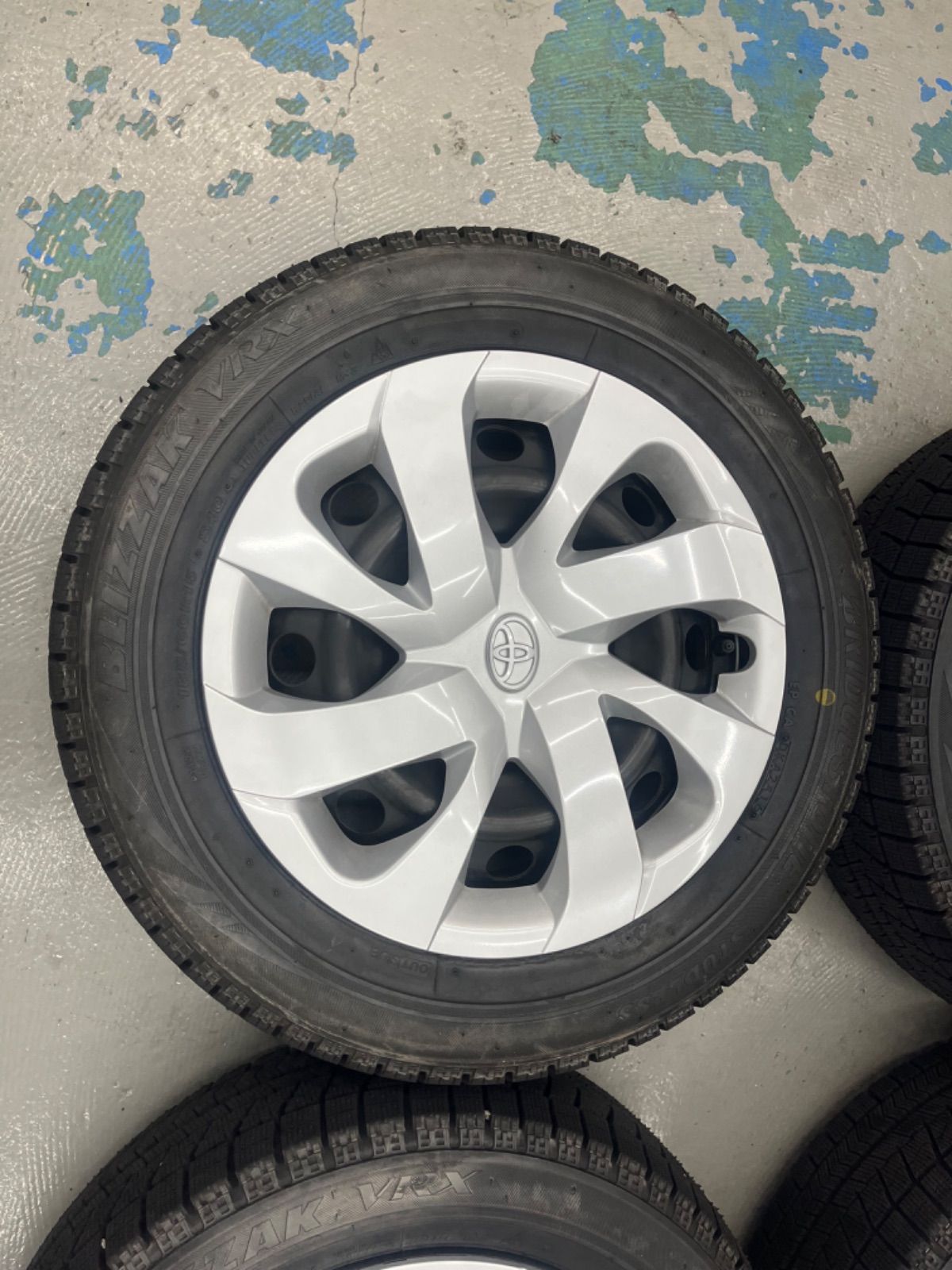 ホイルキャップ付185 60