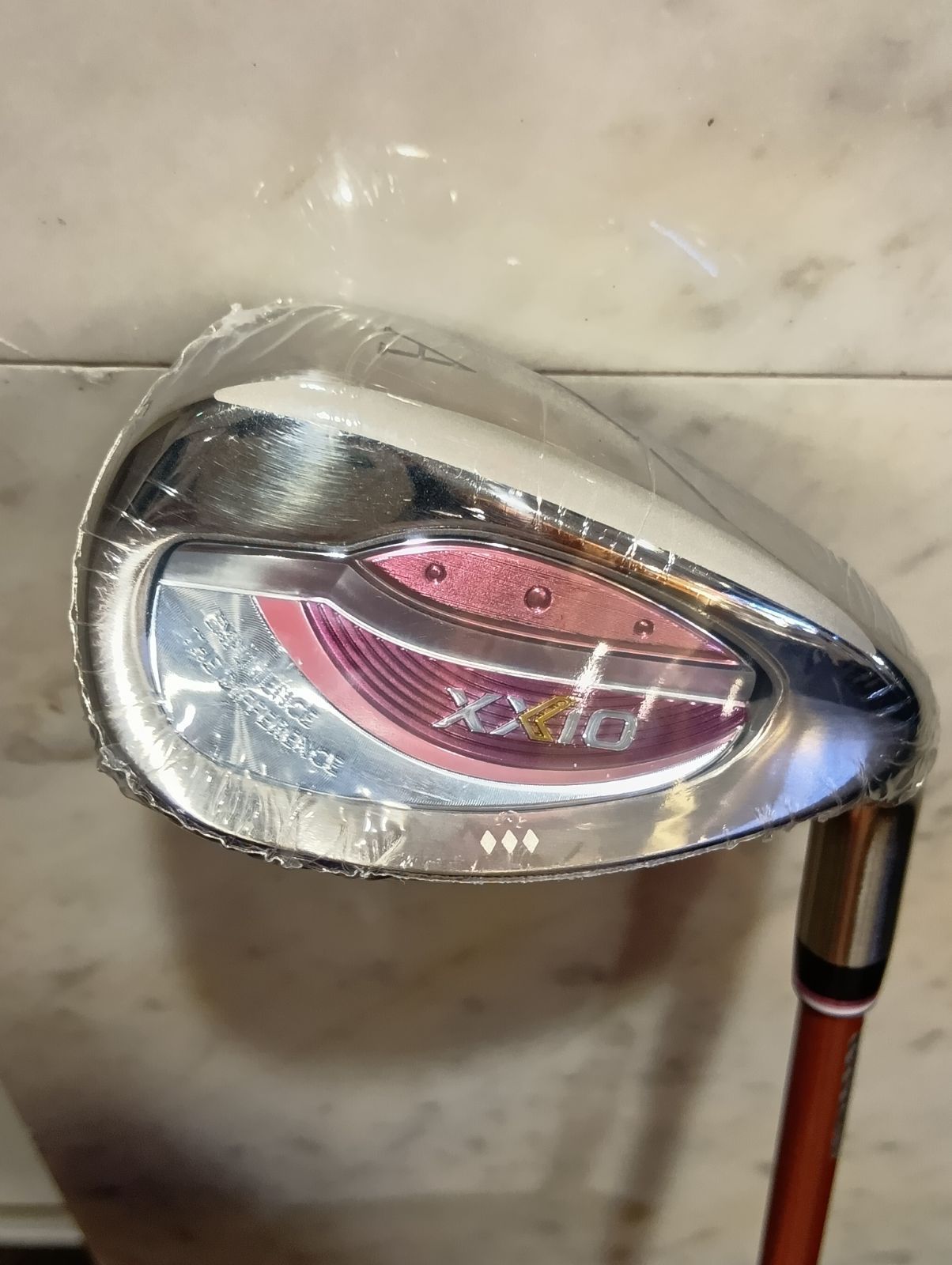 単I XXIO 13 ゼクシオ レディス アイアン ＃6 ボルドー 右用 MP 1300 L カーボンシャフト DUNLOP 日本