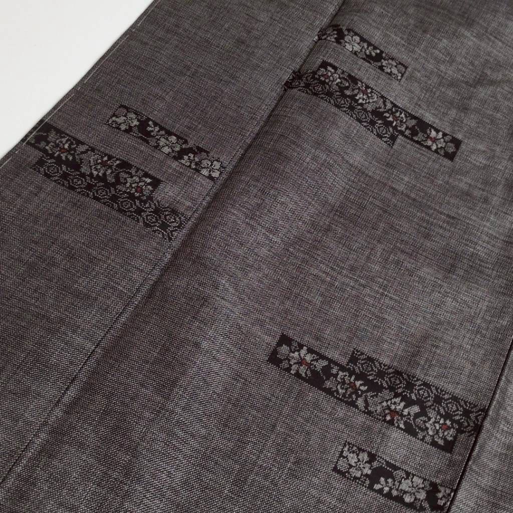 本場大島紬 正絹 茶泥染め カタス式 しつけ糸 花唐草 袷 着物 MK-1736