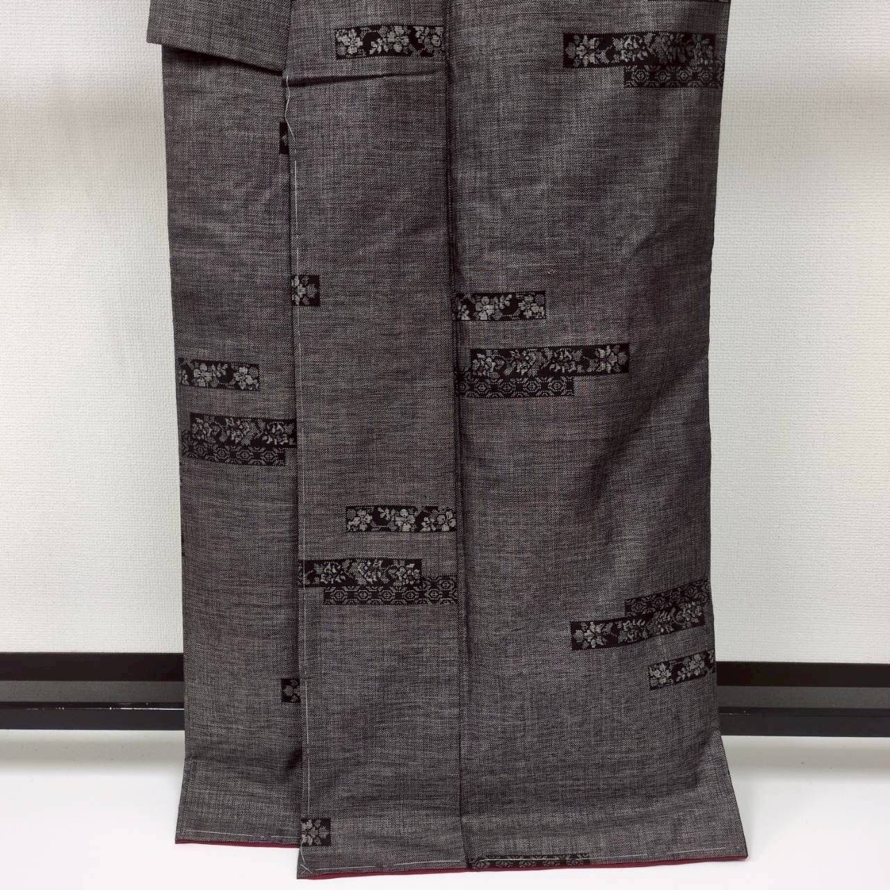 本場大島紬 正絹 茶泥染め カタス式 しつけ糸 花唐草 袷 着物 MK-1736