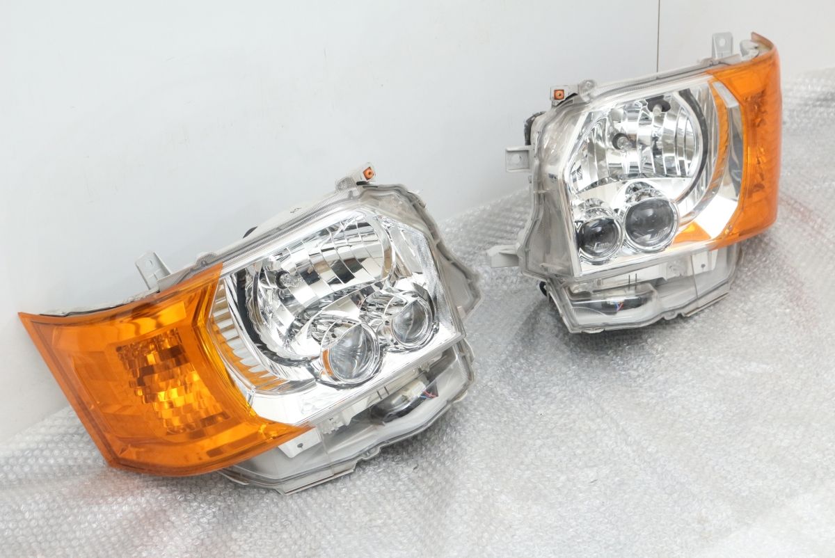 美品】トヨタ 200 ハイエース 純正 LED ヘッドライト 左右セット KOITO