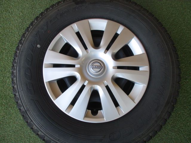 中古】 送料込み 日産純正スチール 195/80R15 スタッドレスタイヤ4本