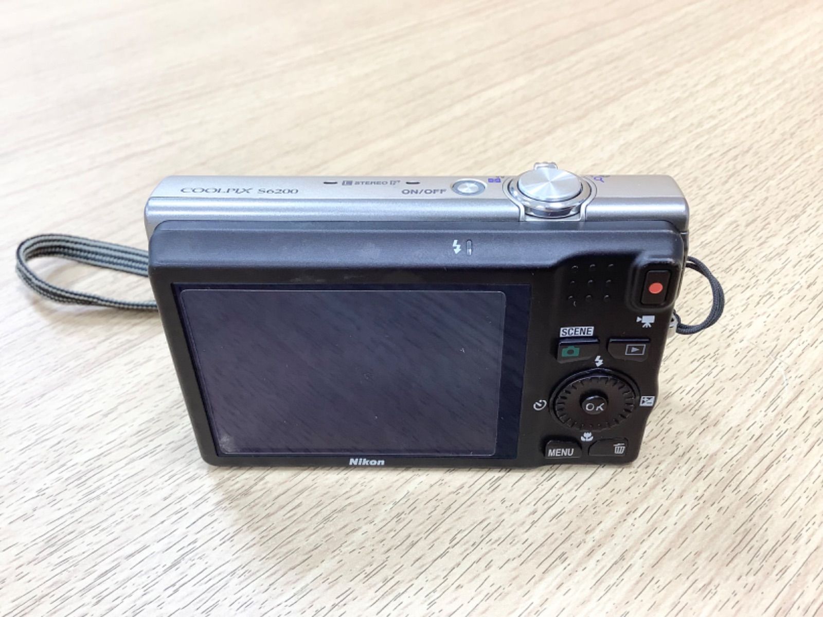 D1805Nikonニコン COOLPIX S6200 バッテリー2個付き ジャンク - メルカリ