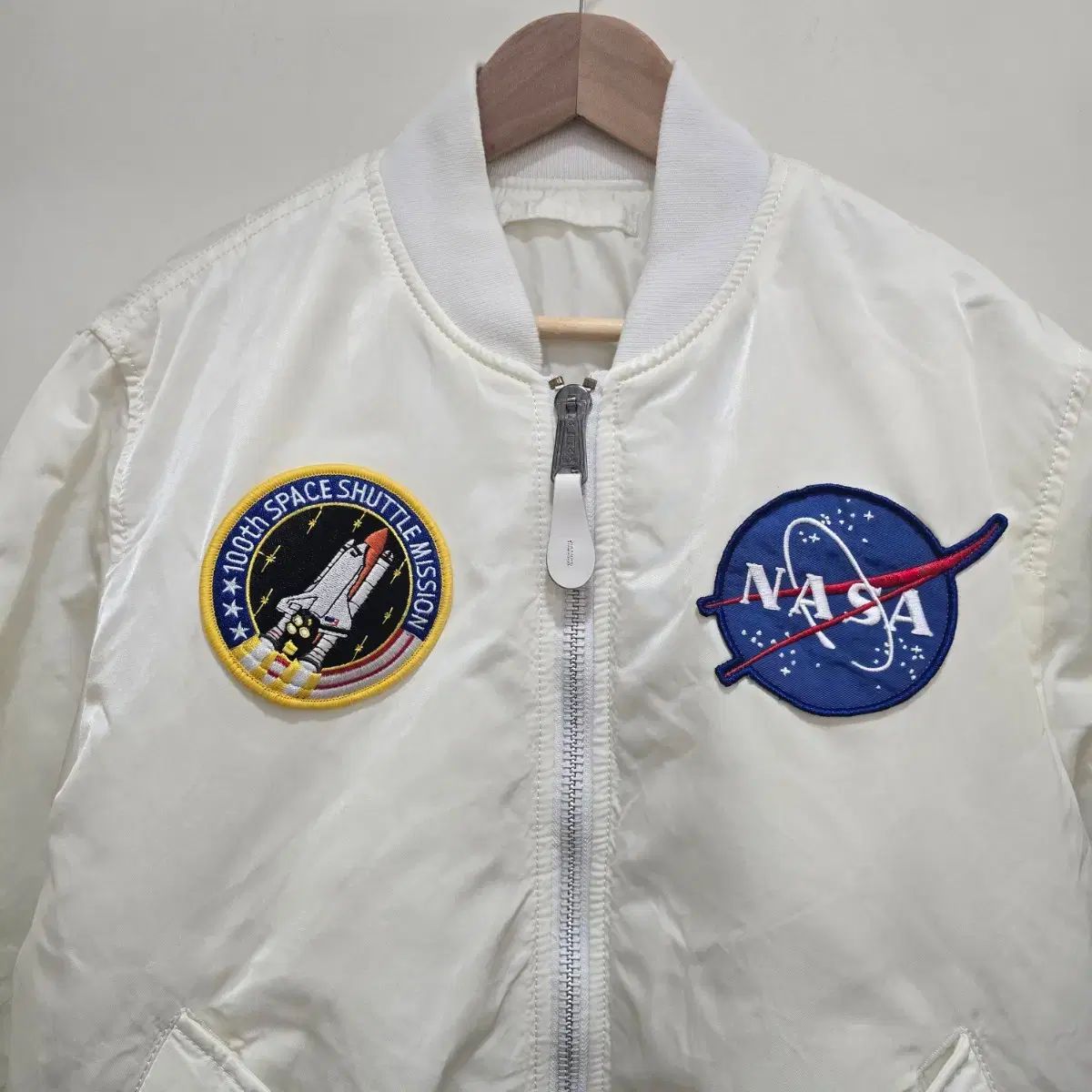 アルファインダストリーズ NASA 白 MA-1ジャケット (S) - メルカリ