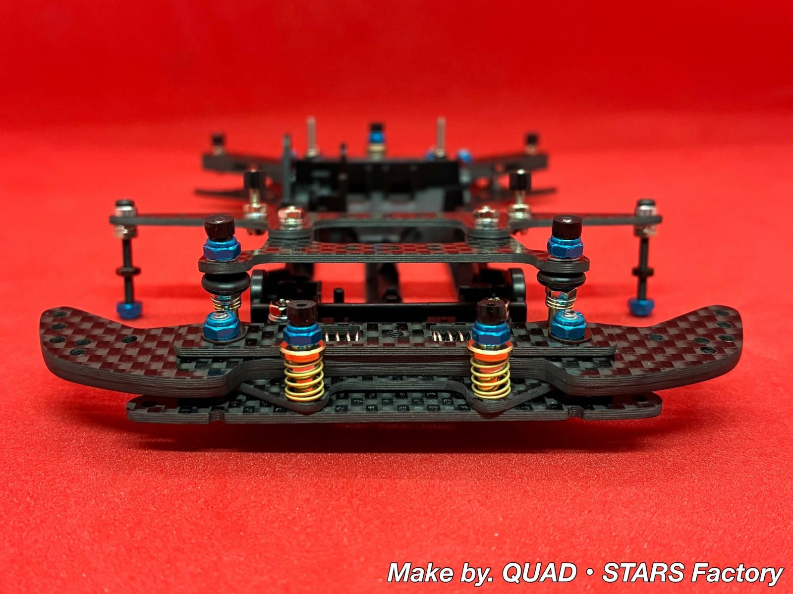 ミニ四駆 VZシャーシ用 2軸ATスライドダンパー フロント提灯 1軸リヤアンカー ローラーアンダーガード 19 mmローラー対応 軽量加工シャーシ ブラックアウト フルカーボン 約10〜14日の目安で完成予定