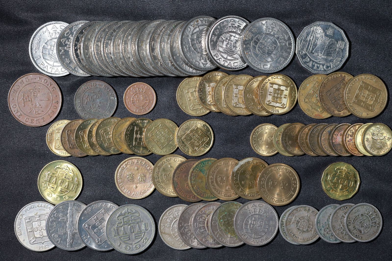マカオ 香港 硬貨まとめて 71枚 外国コイン 旧硬貨含む 外国コイン 記念硬貨