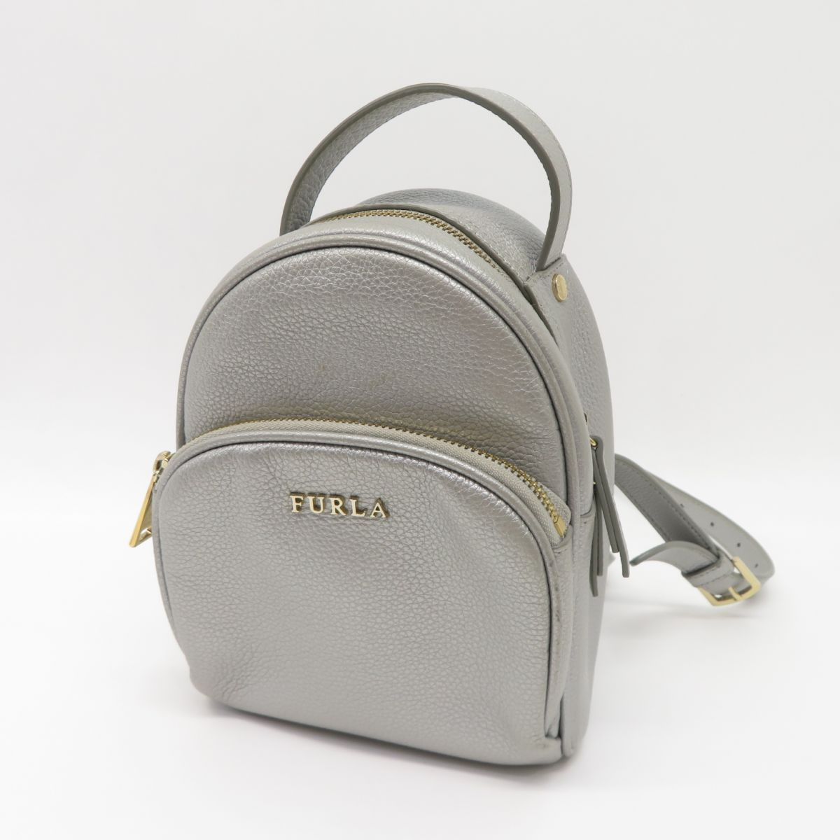 お値下げ❗️【美品】FURLA リュック レザー 革 バックパック　フリーダ FURLA フルラ フリーダ レザー ミニリュック バックパック シルバー