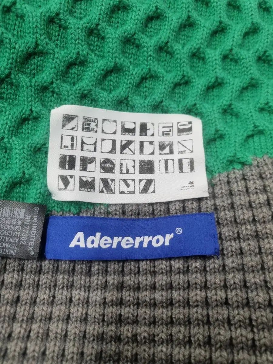 ザラ アーダーエラー マフラー