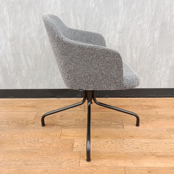 OKAMURA オカムラ ミーティングチェア 8117 8117BB-FXWO 2023年製