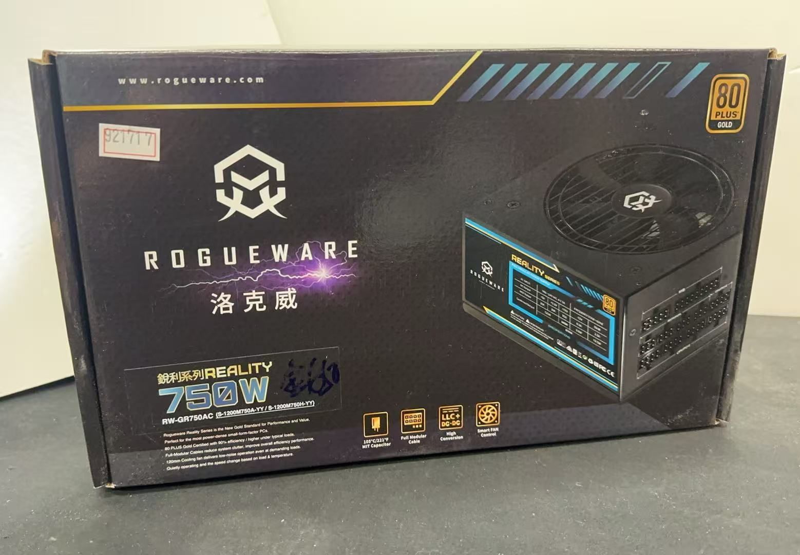 REALITYシリーズ 750 W 80 PLUS G 全面モジュラー電源 921717