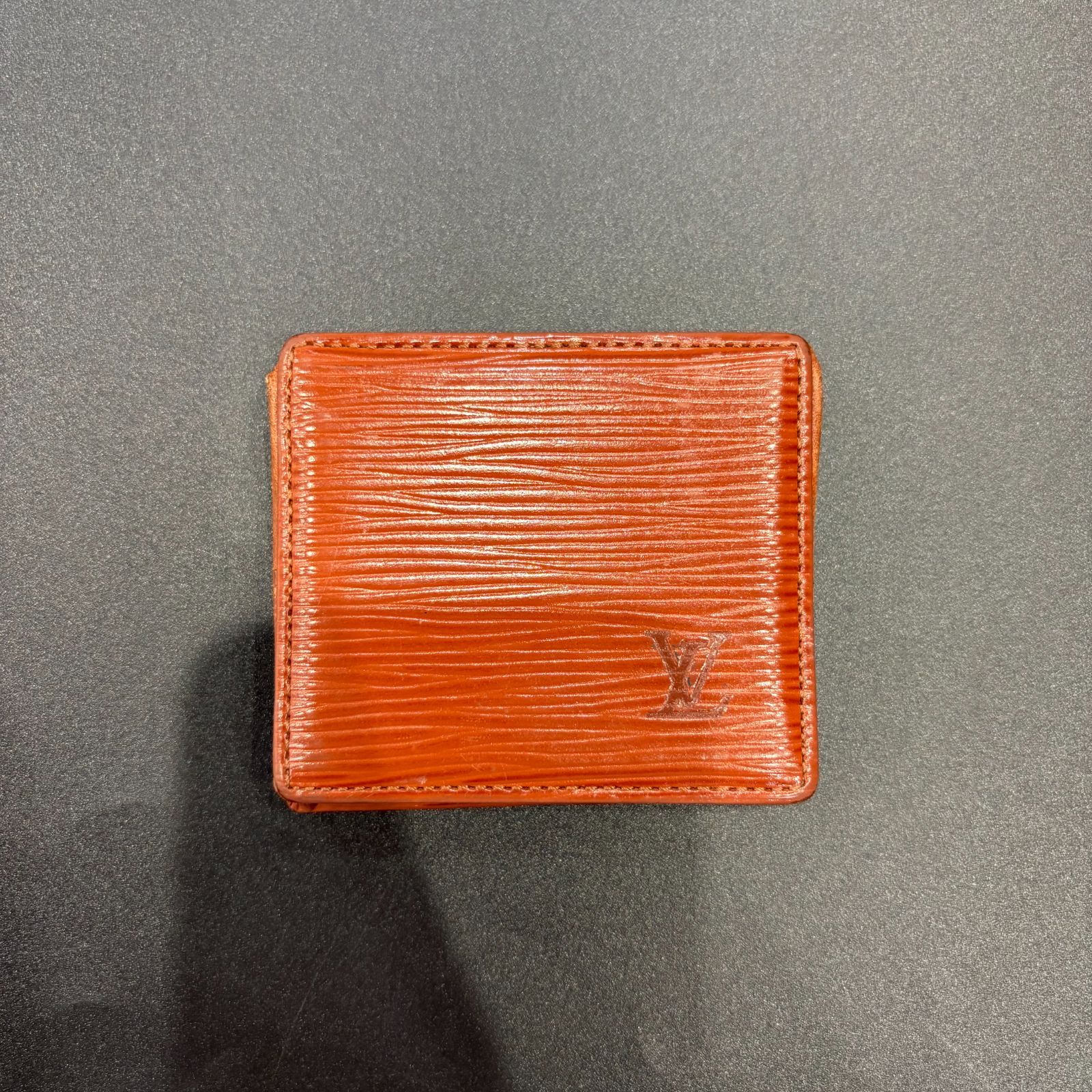 ルイヴィトン エピ ポルトモネ ボワット