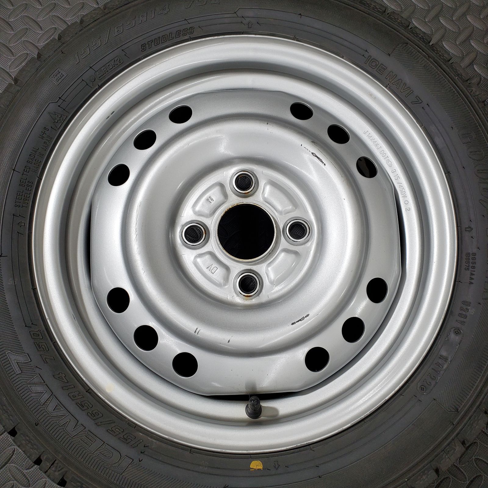 22年製 155 65 R 14 グッドイヤー アイスナビ7 ダイハツ タント ムーヴ ミラ コンテ スタッドレスタイヤ 冬タイヤ 1267
