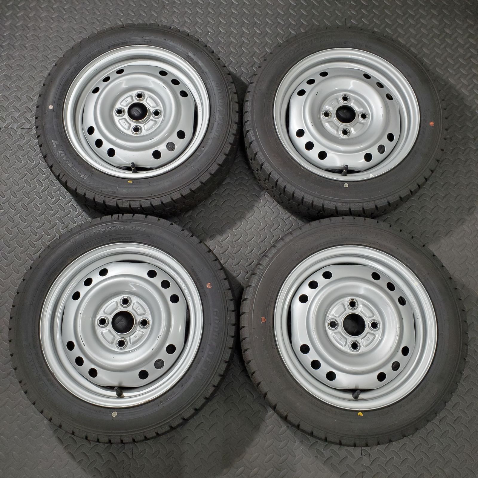 22年製 155 65 R 14 グッドイヤー アイスナビ7 ダイハツ タント ムーヴ ミラ コンテ スタッドレスタイヤ 冬タイヤ 1267