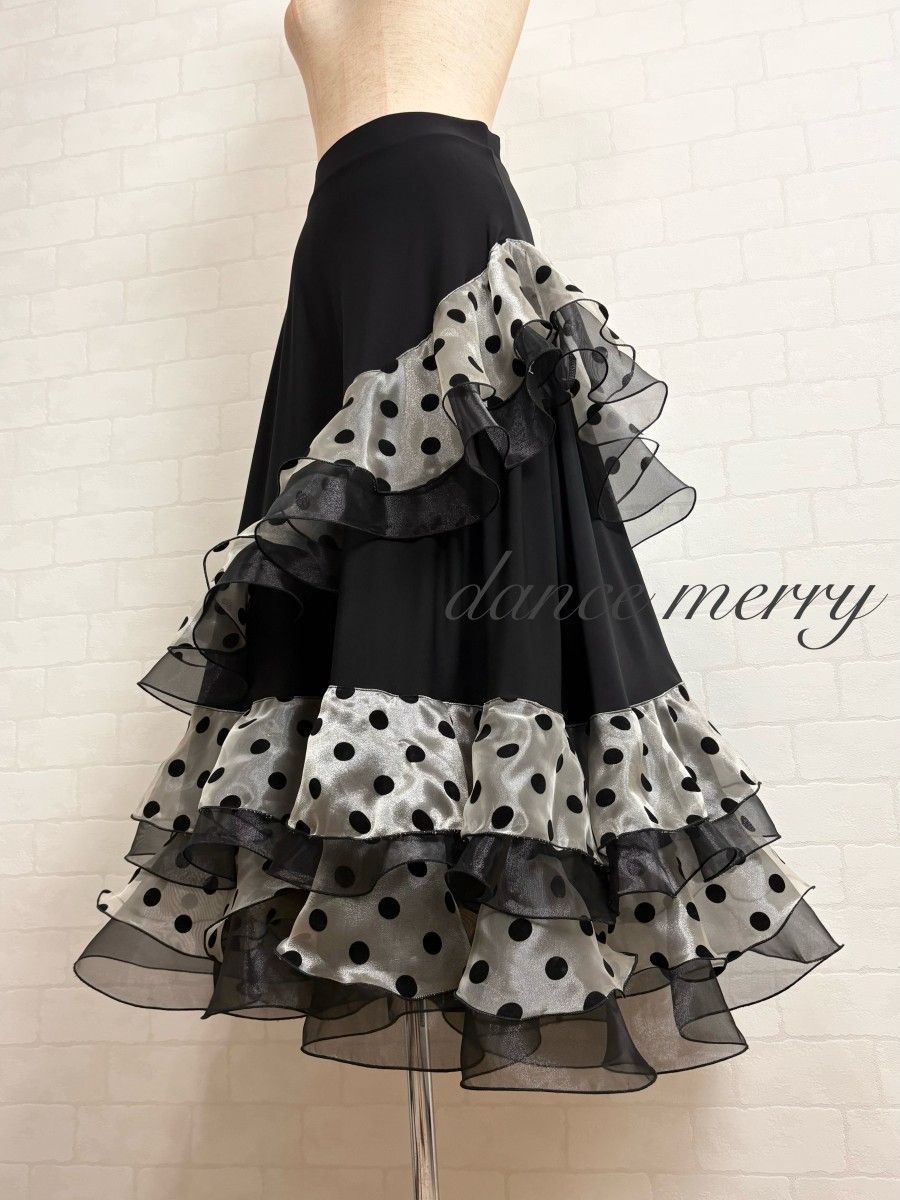 新品　社交ダンス　スカート　黒　白　水玉　パーティ　タンゴ　1271　クイック 新品 社交ダンス スカート 黒 白 水玉 パーティ タンゴ 1271 クイック