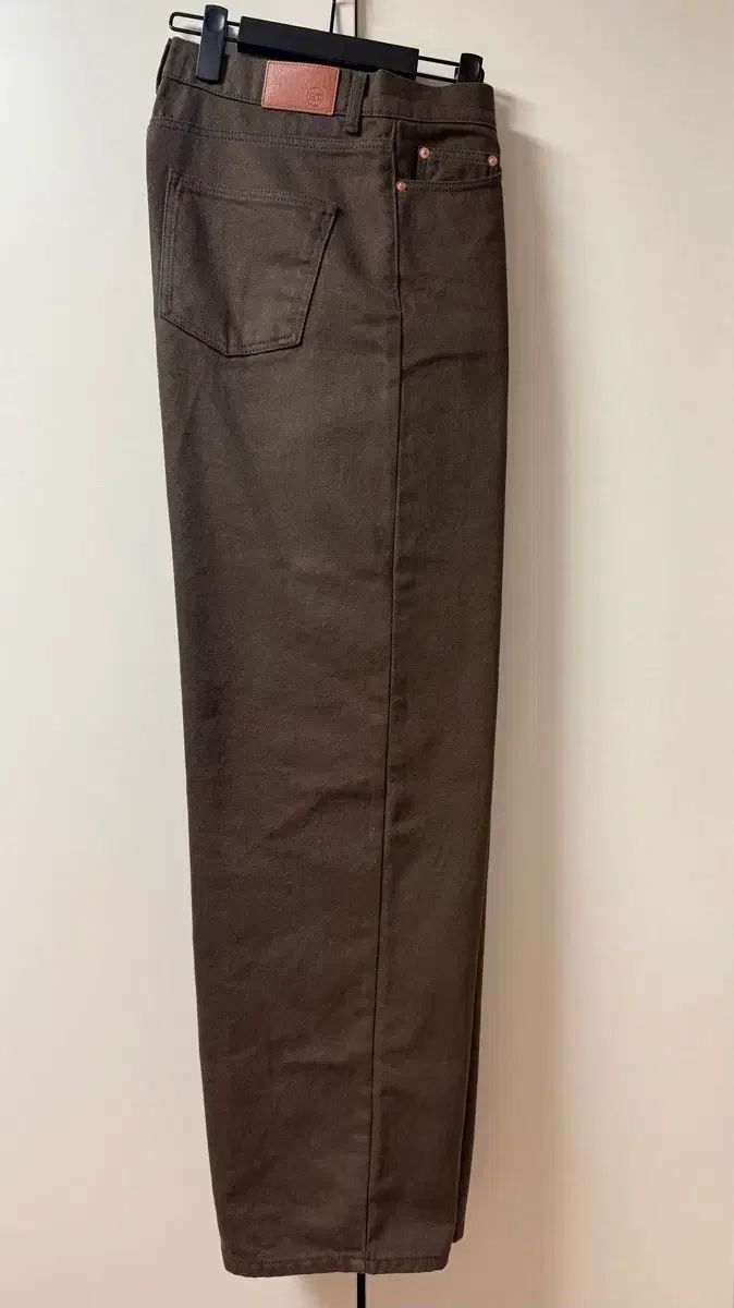 L レクト レギュラー フィット デニム ヴィンテージ ブラウン