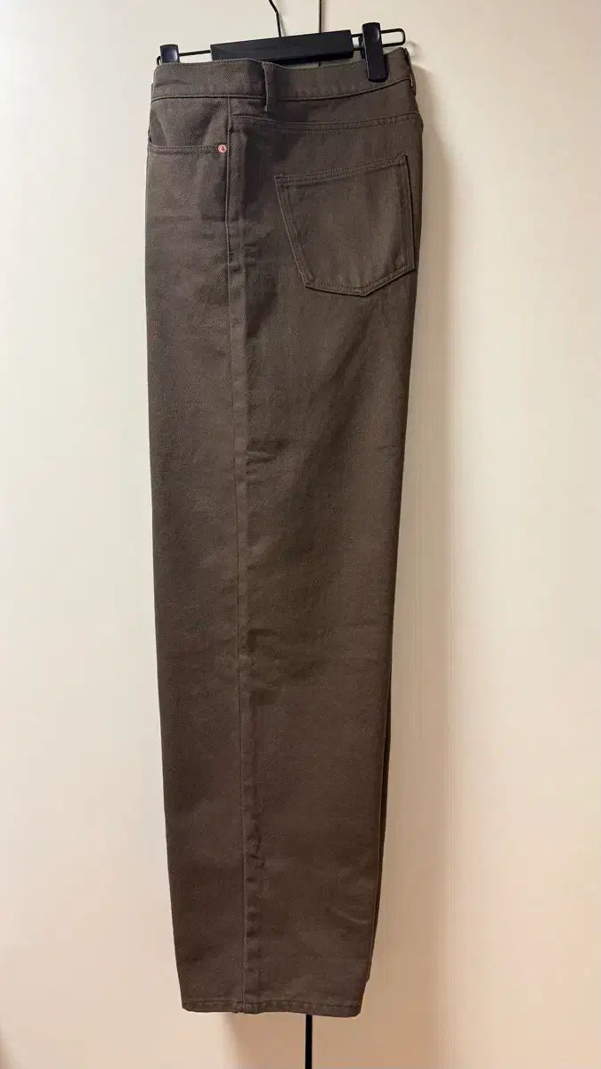 L レクト レギュラー フィット デニム ヴィンテージ ブラウン