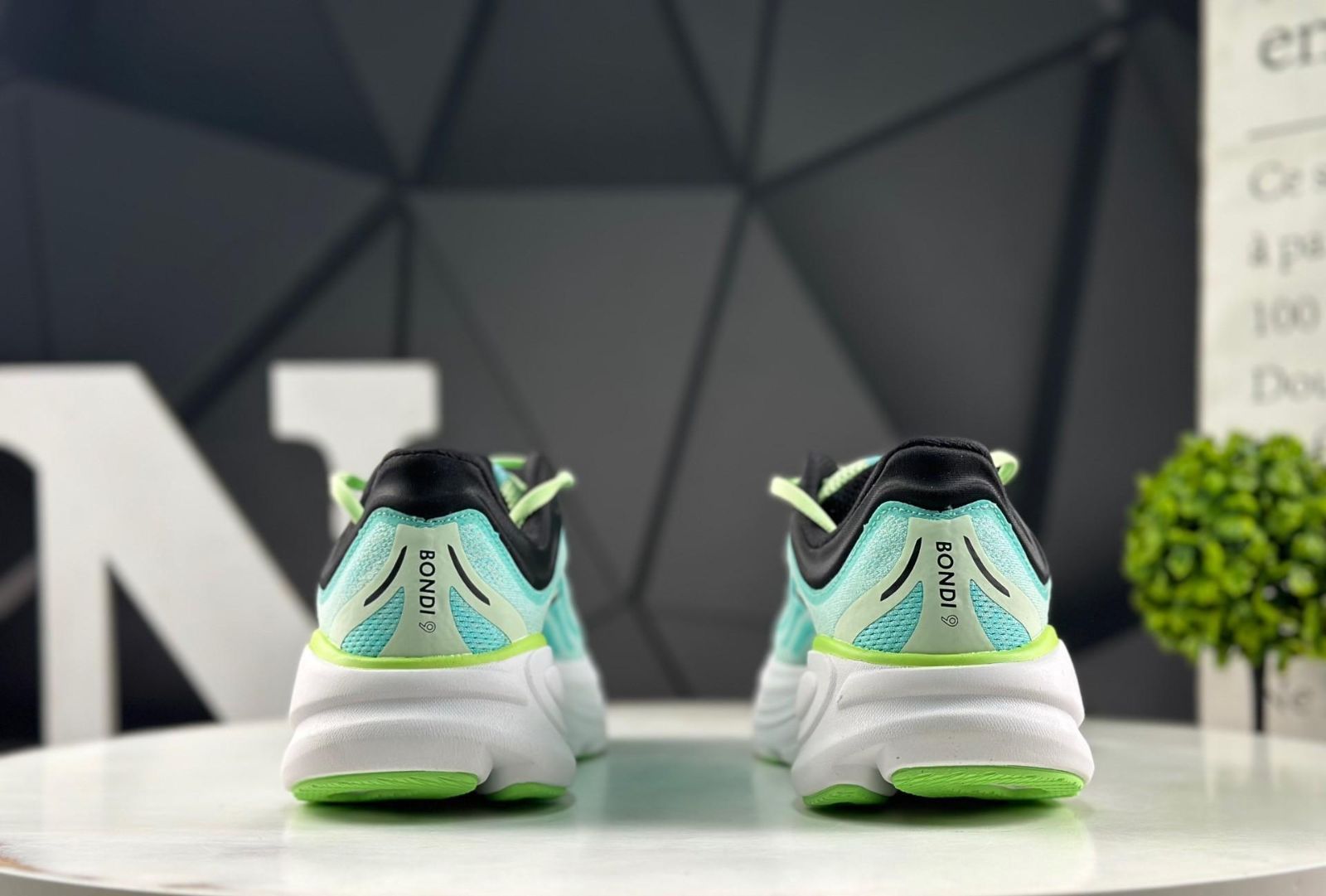 HOKAONEONE Bondi 9 ボンダイ 9 スニーカー ランニングシューズ 