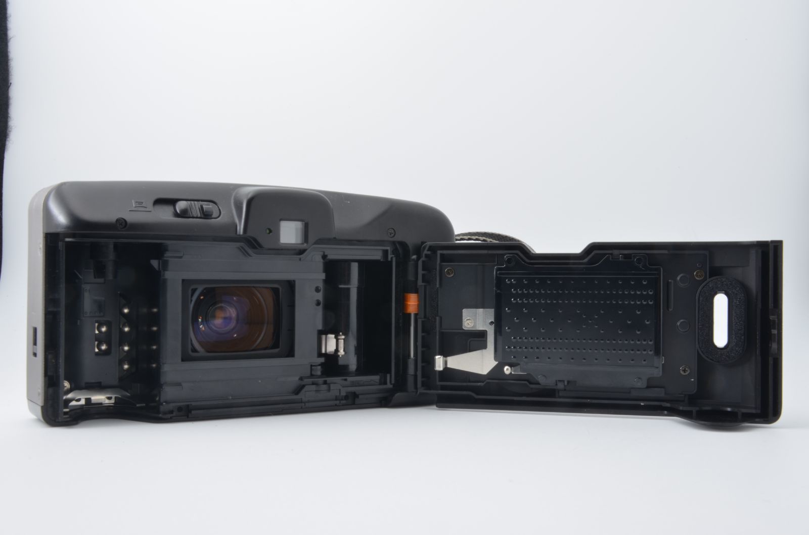 コンパクトフィルムカメラ