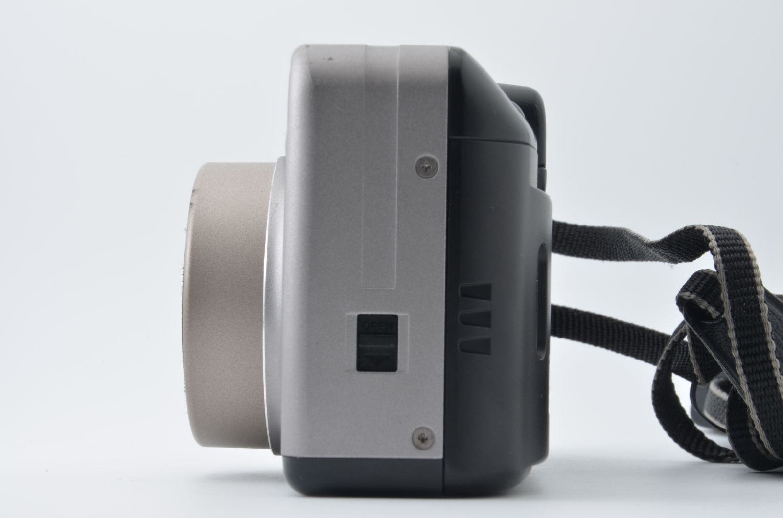 コンパクトフィルムカメラ