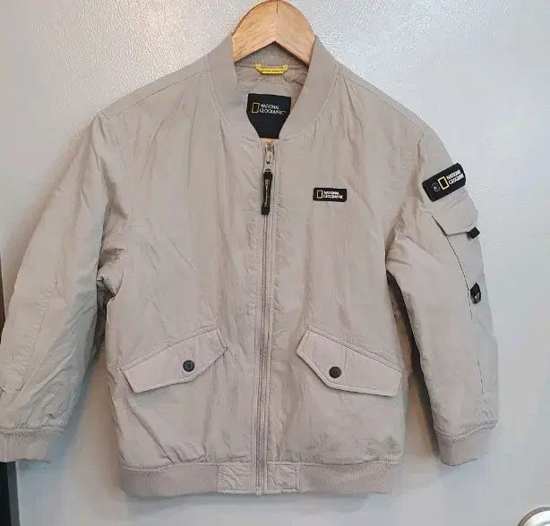 ナショナルジオグラフィック キッズ ブルゾン 裏地キルティング アウター 130