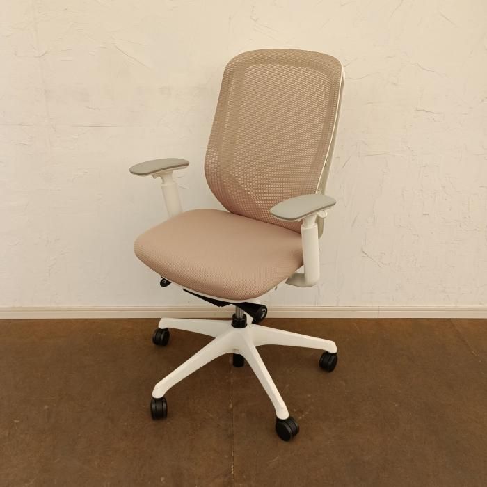 オカムラ オフィスチェア シルフィー 肘あり C 685 XW-FMP 7 製 ベージュ ハイバック メッシュタイプ アジャストアーム付 ナイロンキャスター ワークチェア PCチェア パソコンチェア デスクチェア OAチェア チェア イス 椅子