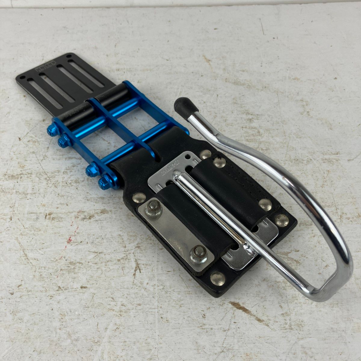 ЗЗKNICKS チェーン式後付メジャーホルダー KB-300 MDX ALU-15-B ALU-L ブラック×ブルー