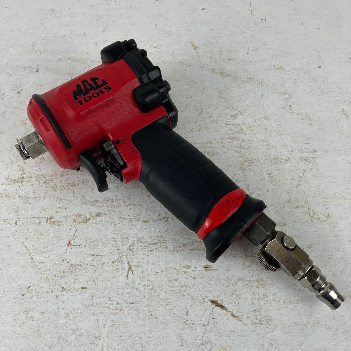 ЗЗMAC TOOLS マック 12.7 mm 常圧 エアインパクトレンチ AWP 050 M ブラック×レッド