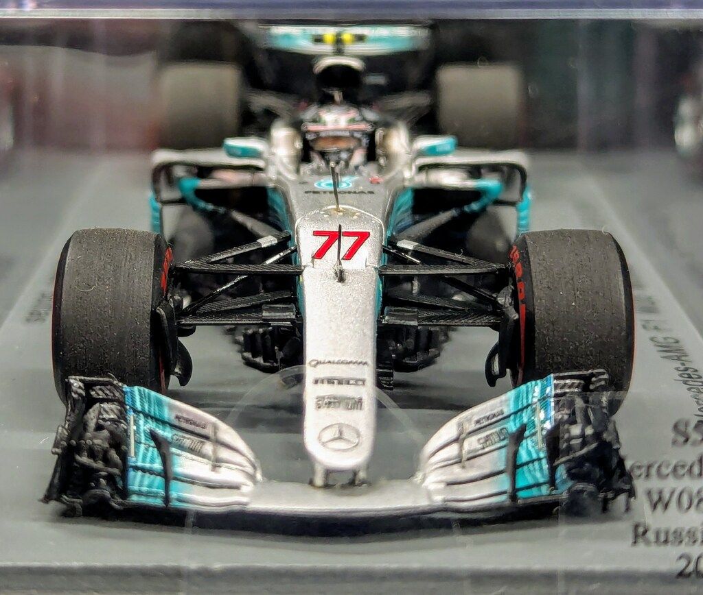 Spark model 1/43 Mercedes-AMG F1 W08 No.77 3rd Bahrain GP 2017