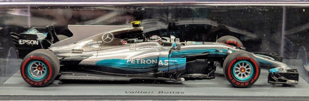 Spark model 1/43 Mercedes-AMG F1 W08 No.77 3rd Bahrain GP 2017