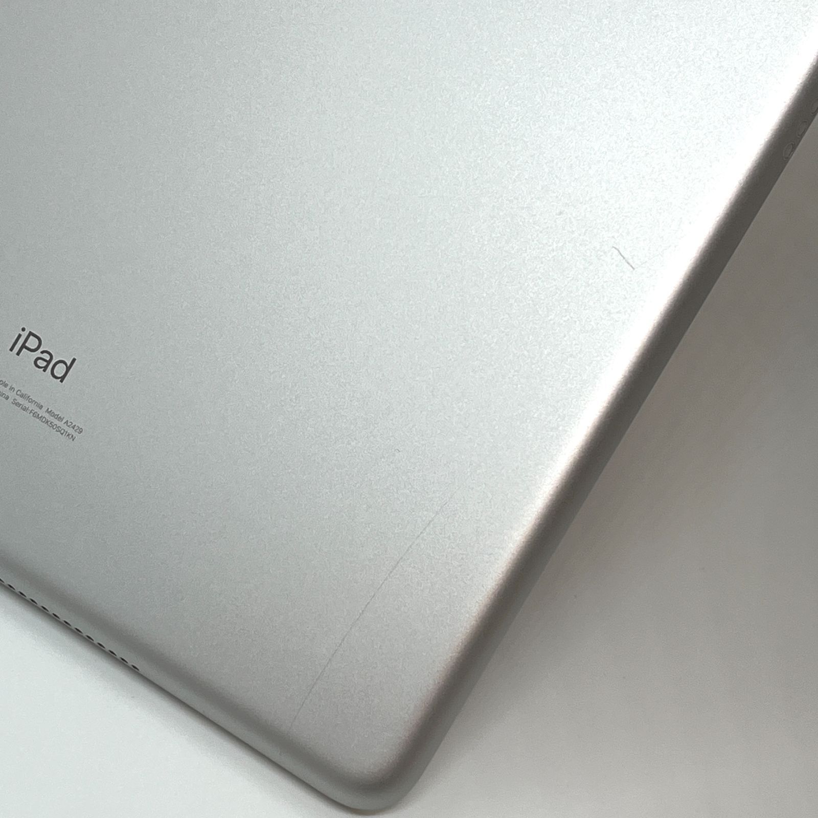 Apple iPad 第8世代 10.2インチ シルバー 本体 iPad 第9世代 10.2インチ Wi-Fiモデル 64GB シルバー MK2L3J/A