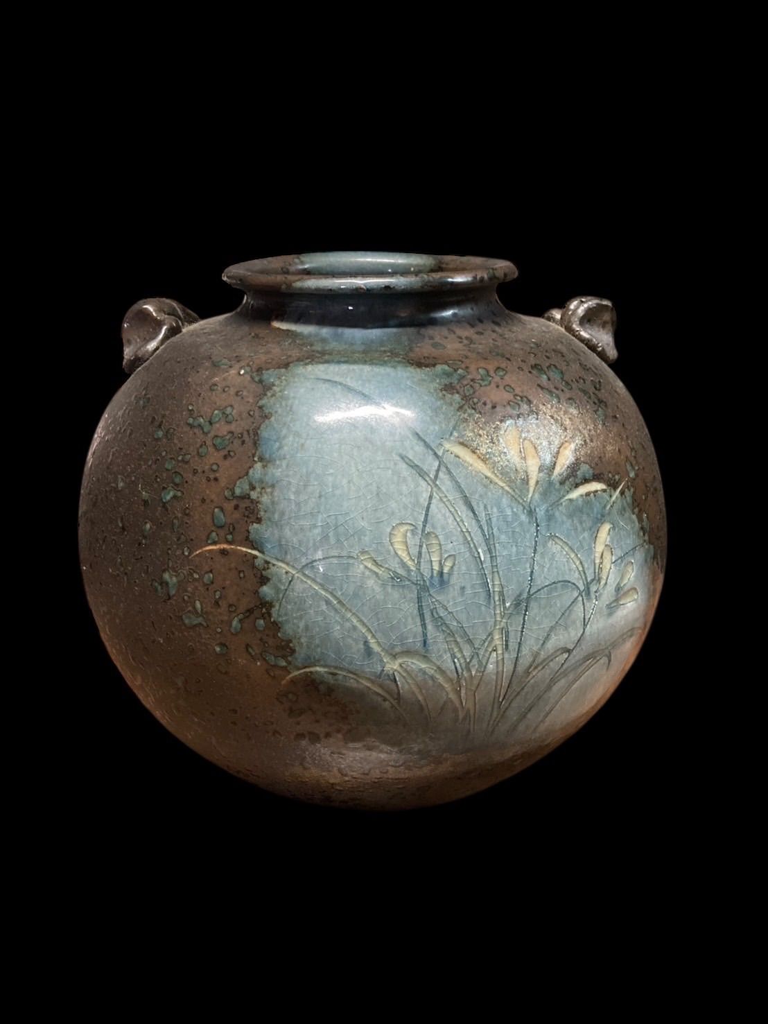 信楽焼 壺 花瓶 存在感 花 丸 陶器 窯元 釉薬 ゆうやく 青 茶色 グラデーション 特徴的 草花模様 芸術的 雰囲気 アンティーク レトロ ヴィンテージ 時代物 古美術 骨董 N 25 L T 1