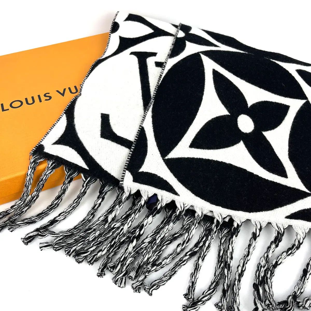 LOUIS VUITTON ルイヴィトン マフラーLV メダリオン M79212 LOUIS