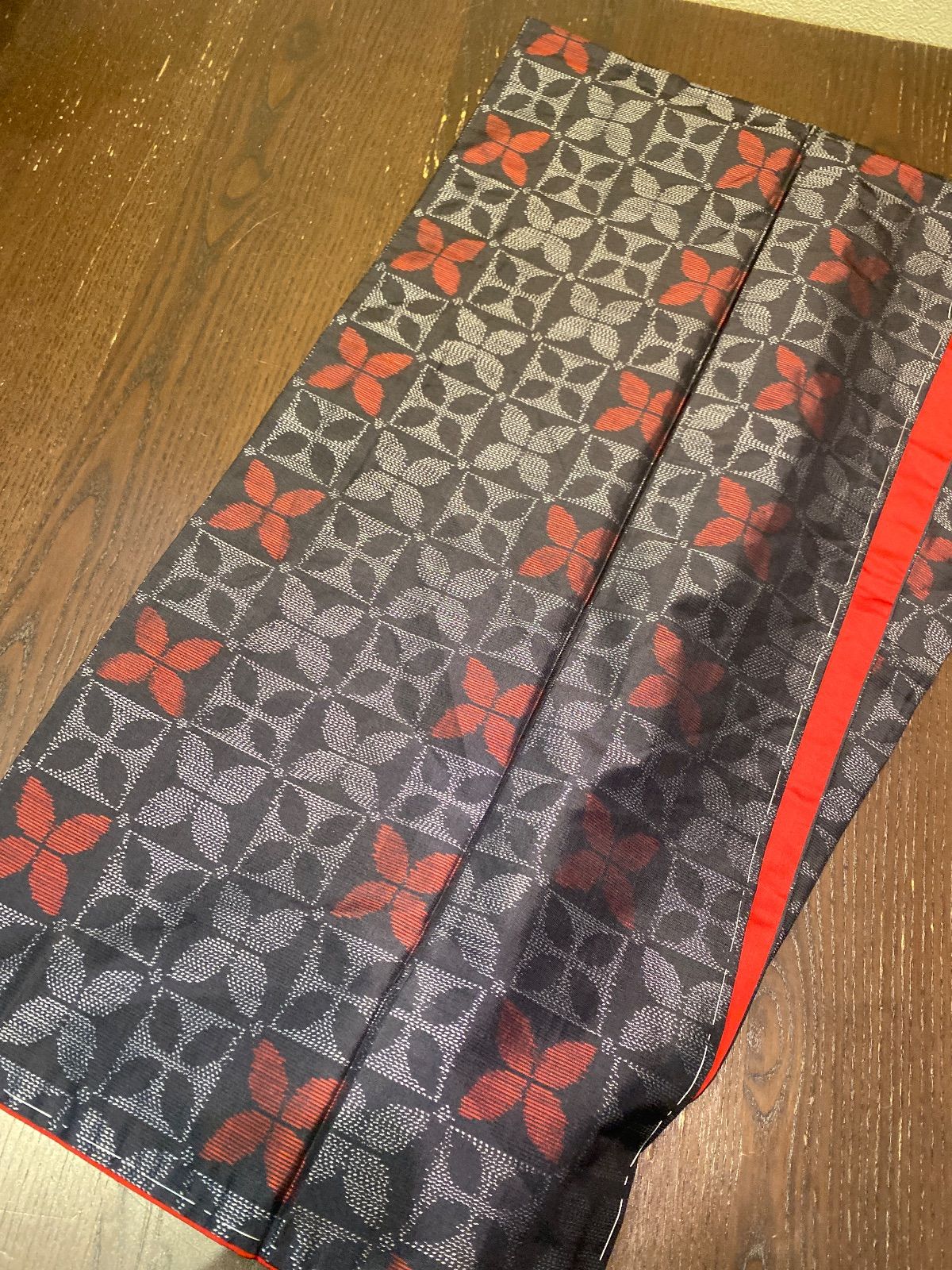 まとめ売り】正絹大島紬7枚 リメイク素材 ハンドメイド向け - メルカリ