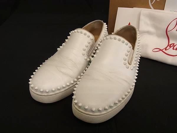 Christian Louboutin ルブタン スパイクスタッズ レザー スリッポン サイズ 40 約25 cm 靴 シューズ アイボリー系 DB 2992