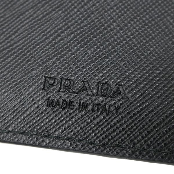 PRADA 二つ折り財布
