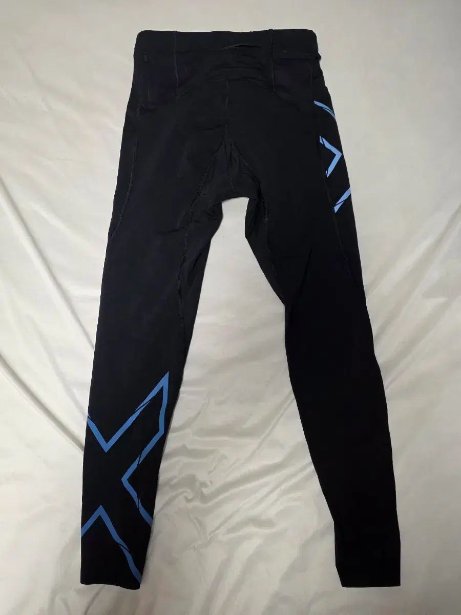 2 XU ライトスピード コンプレッション MCS タイツ L -ランニング ジム Jogging 走り おすすめトレーニング用品 ヨガウェア 