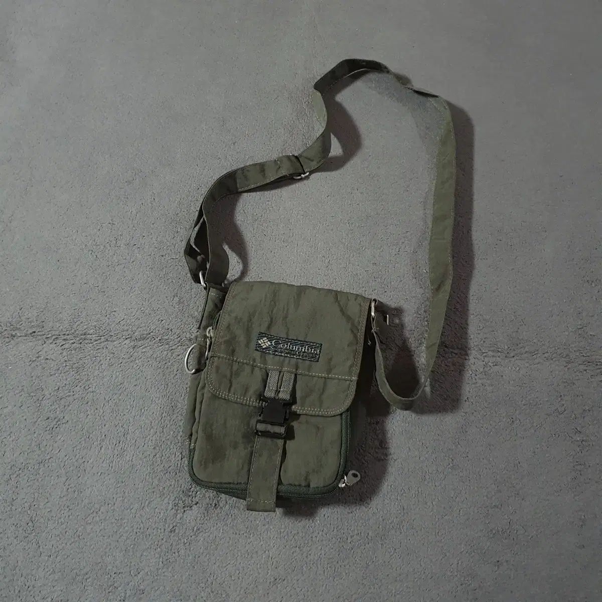 コロンビア 90s カーキ マルチポケット ポーチバッグ クロスバッグ