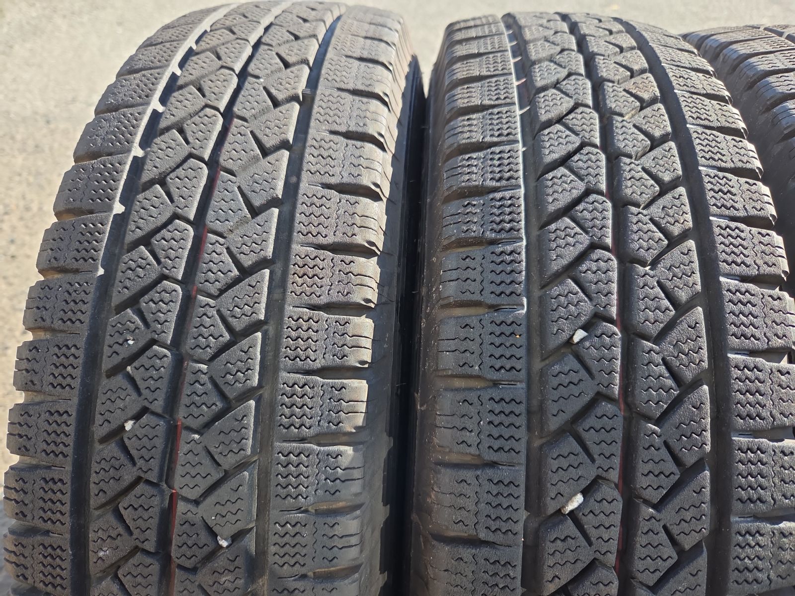 !! 195 80 R 15 4本 ブリヂストン パンクチェック済み スタッドレス ハイエース キャラバン ジムニーシエラ 等