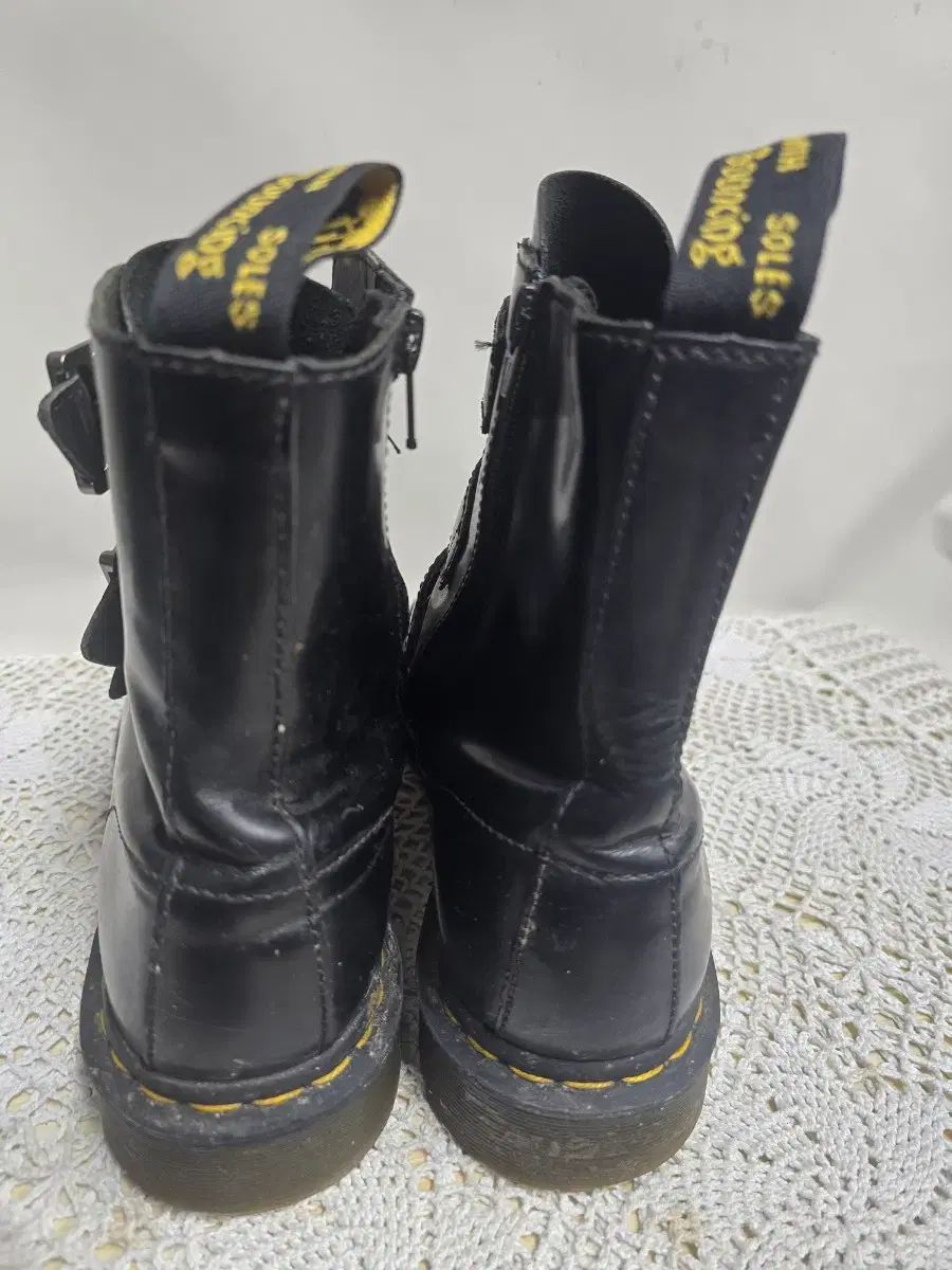  DR MARTENS ドクターマーチン ブラック バックル ブーツ AW 009 EU 41 その他 ブーツ 革靴