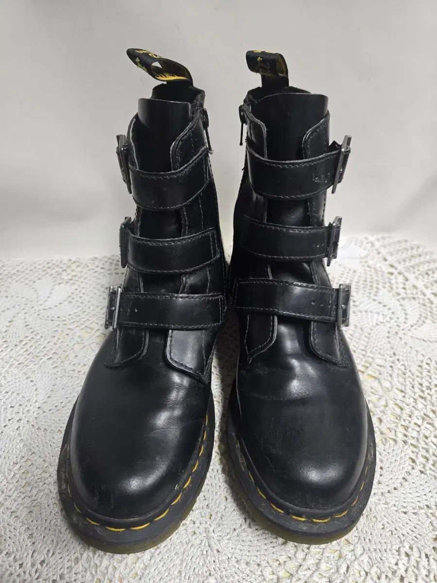 DR. MARTENS ドクターマーチン ブラック バックル ブーツ AW 009 EU 41