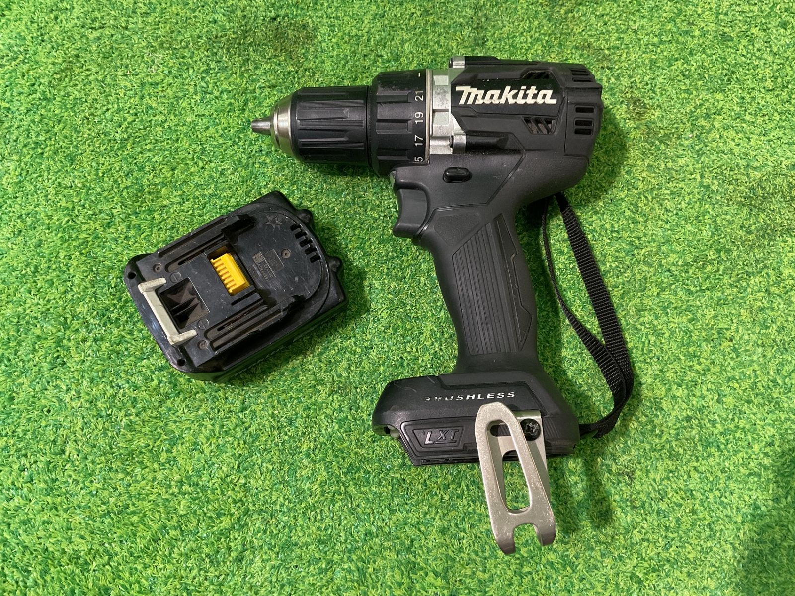 マキタ DF 474 D 充電式ドライバドリル バッテリ バッテリ充電回数163回 過放電5％ サ 237